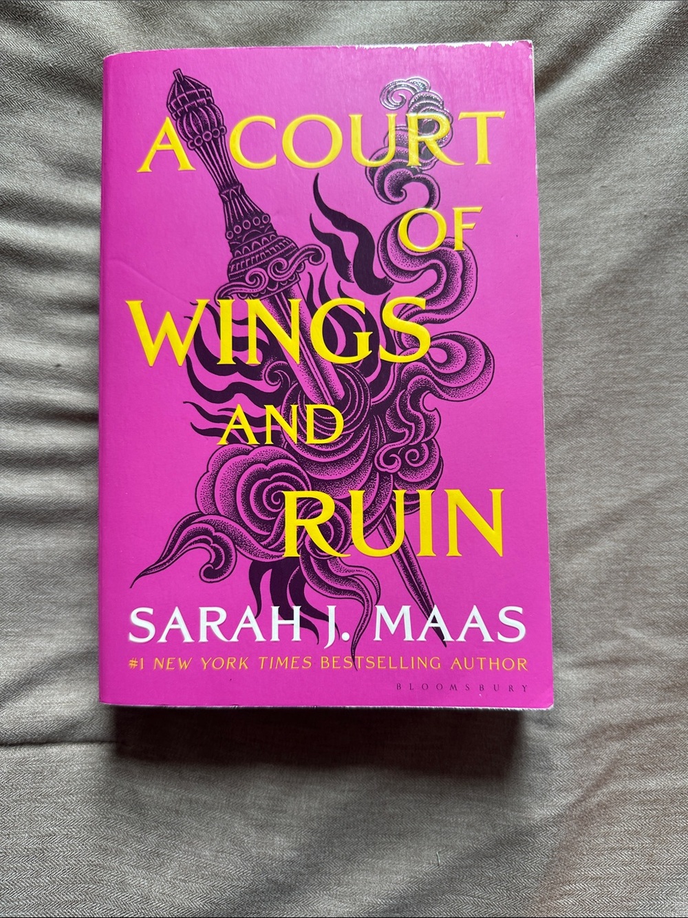 A Court of Wings and Ruin - Sarah J. Maas (Pink & Yellow Cover)